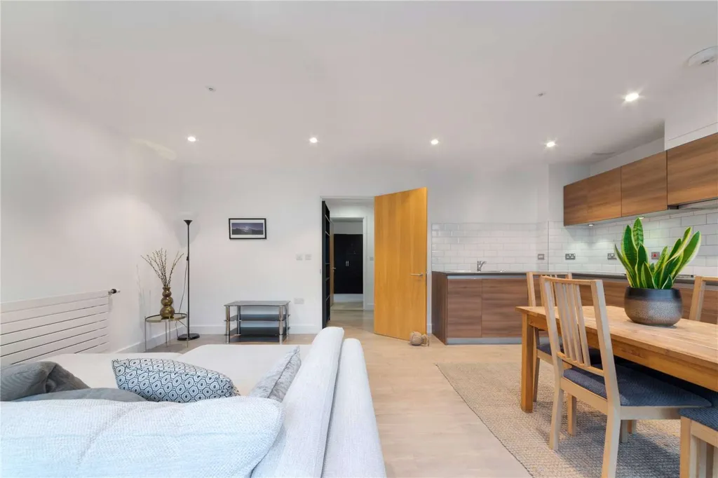 Living Room - 2-bedroom apartment in London