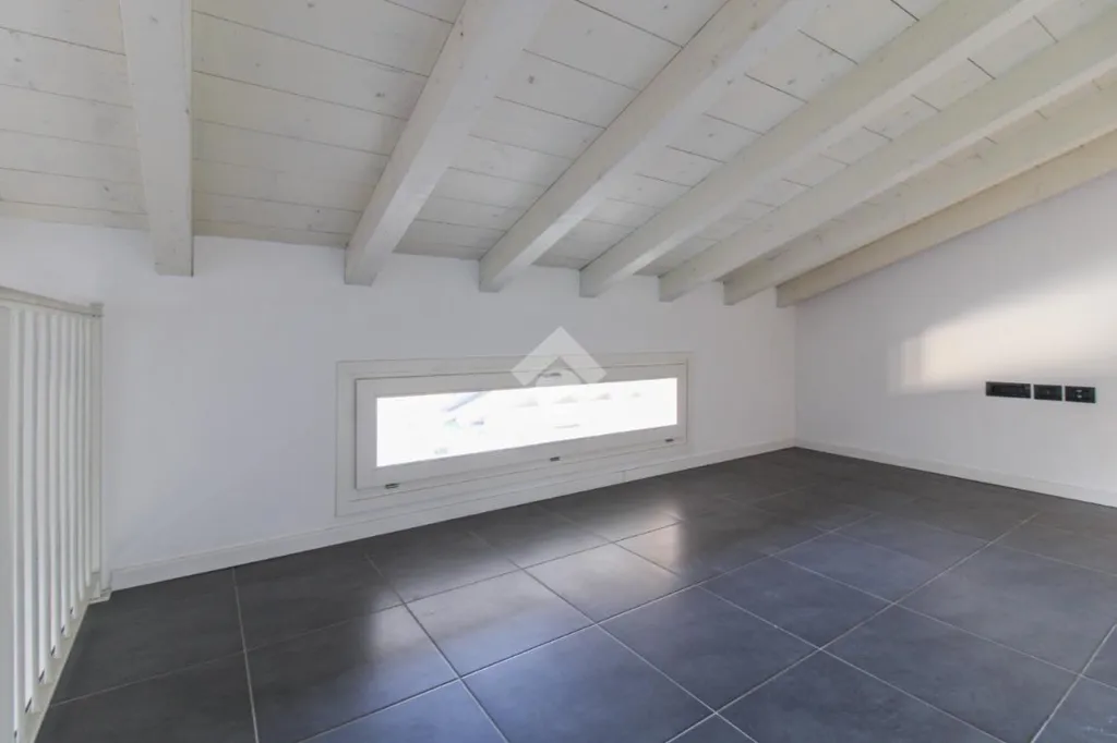 Toad - Trilocale with Private Balcony in Roè Volciano