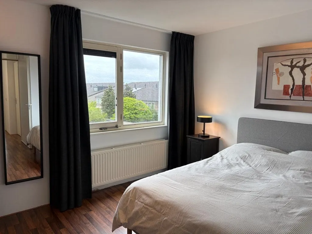 Magamistoad - Renovated Townhouse with Backyard in Osdorp