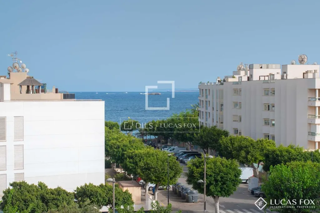 Rõdu - New Build Apartment with Pool in Ibiza