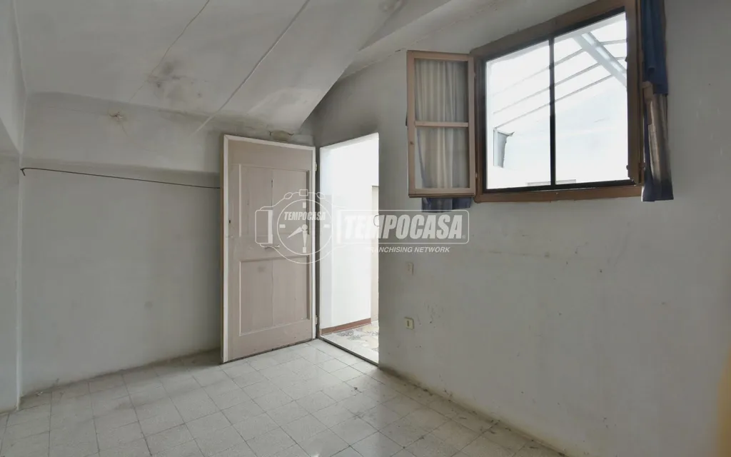 Stanze - 1960s Apartment with Balconies in Osimo