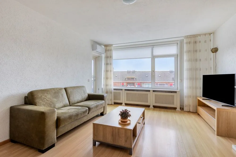Soggiorno - 3-Bedroom Flat with South Balcony in Gorinchem