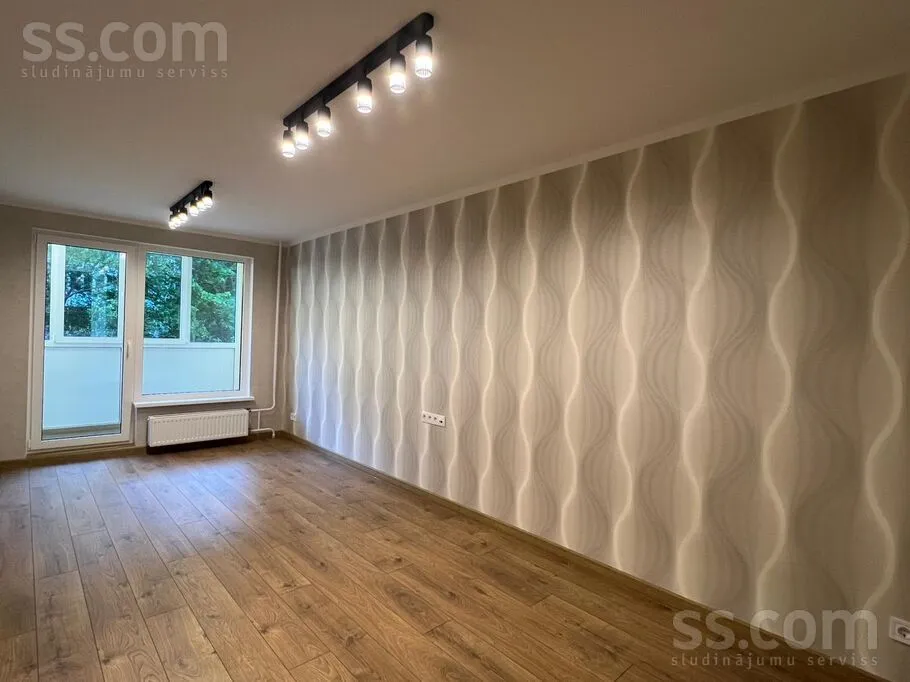 Elutuba - Flat with Modern Amenities in Pļavnieki, Riga