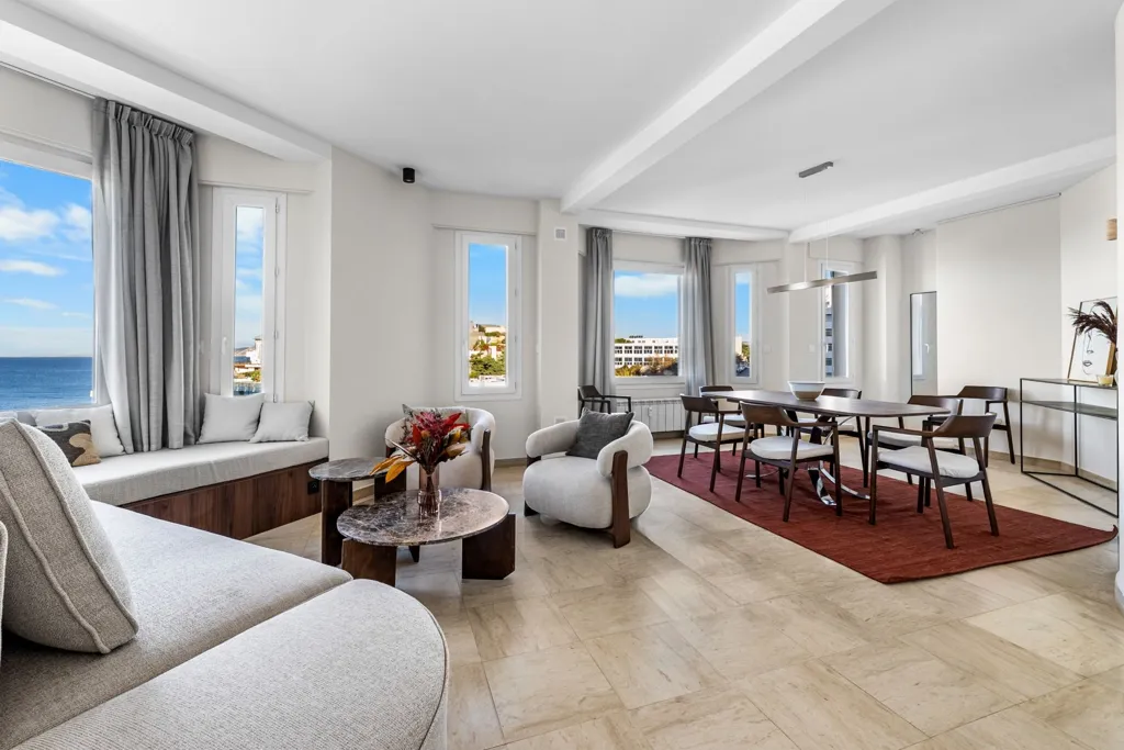 Salle à manger - Appartement Luxe avec Vue Mer à Marseille 7