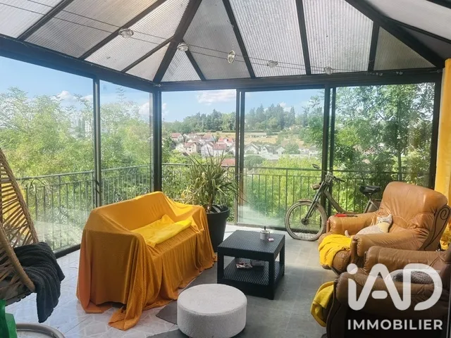 Terrasse - Maison avec Terrasse et Vue Dégagée à Montluçon