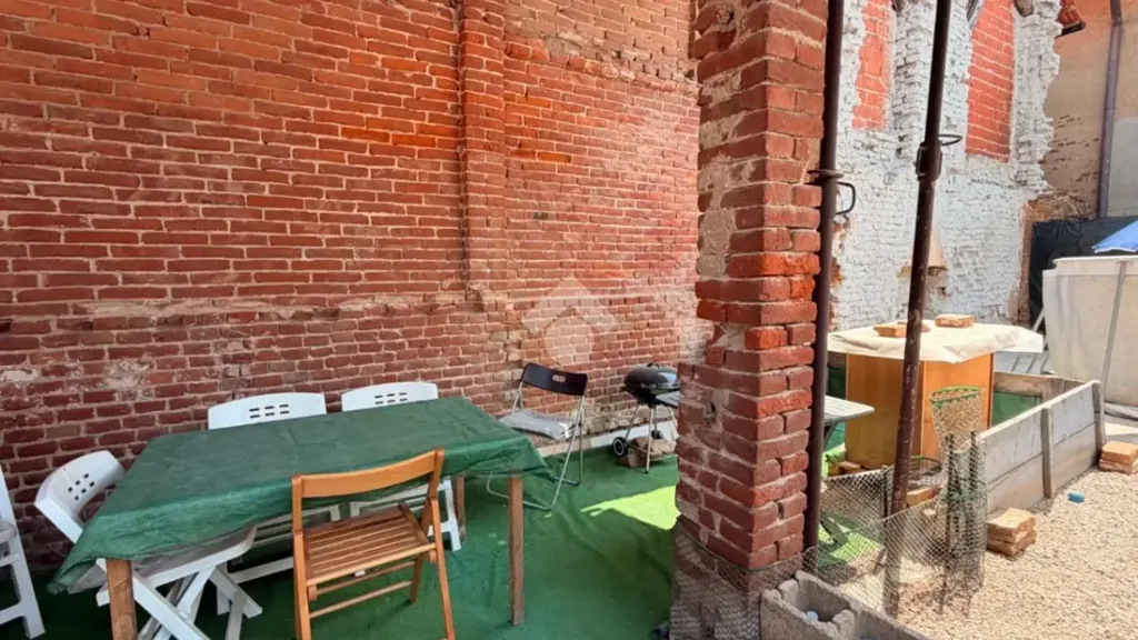 Giardino - Casa di corte con spazio esterno a Cilavegna