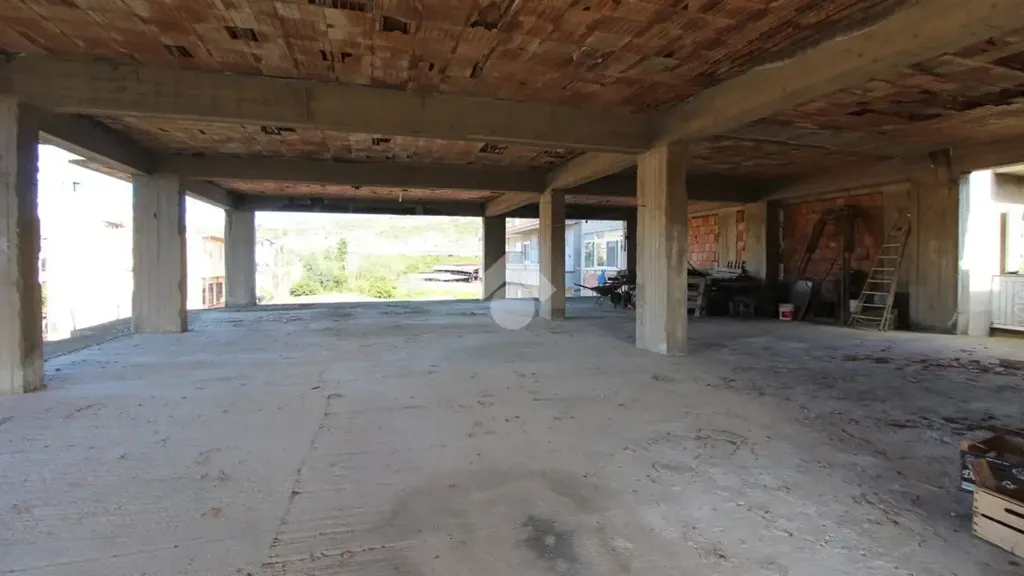 Garage - Multi-level Rustico with Terrace in Gallico