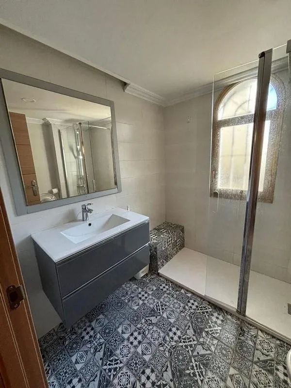 Salles de bain - Terraced House with Pool in Bel Air, Cancelada