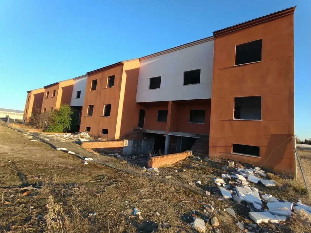 Extérieur - Unfinished Development in Quintanar de la Orden