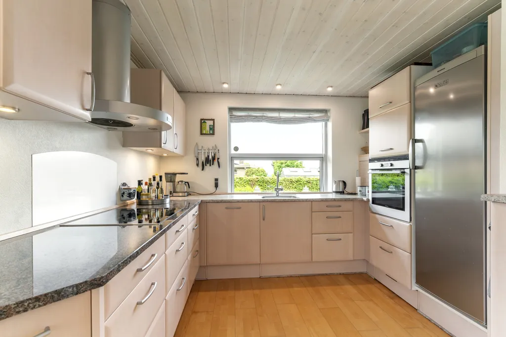 Kitchen - Modernised Villa with Garden in Linde