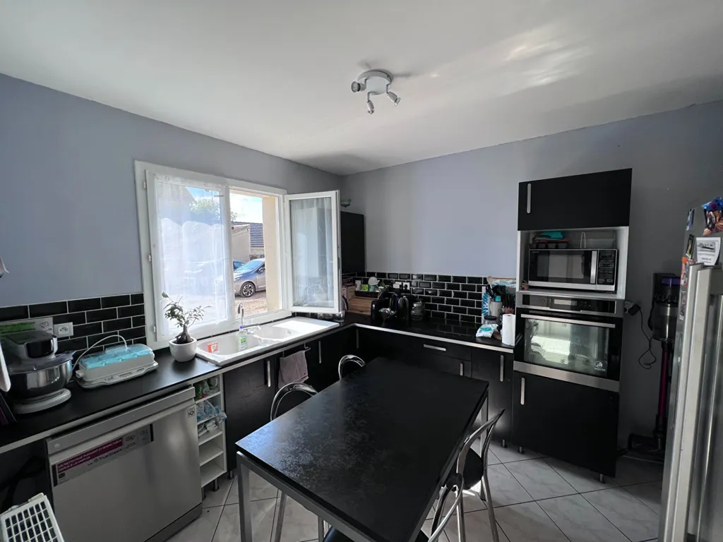 Cucina - Six-Piece House with Garden in Penchard