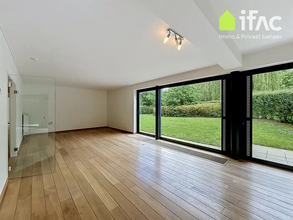 Séjour - Appartement de Plain-Pied avec Jardin Privé à Ukkel