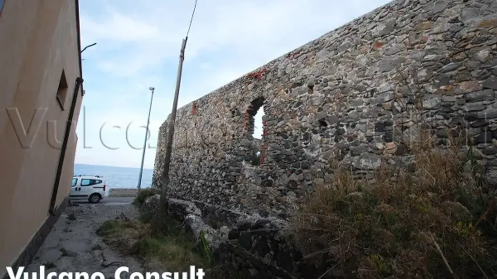Välivaade - Rustic Seafront Property in Lipari