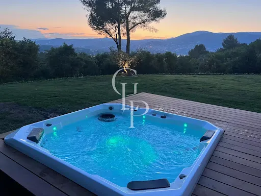 Terrasse - Villa de Luxe avec Piscine à Mouans Sartoux