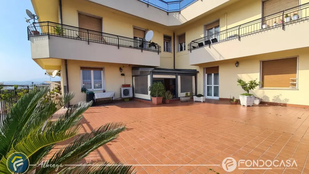 Terrass - Spacious Apartment with Large Terrace in Albenga