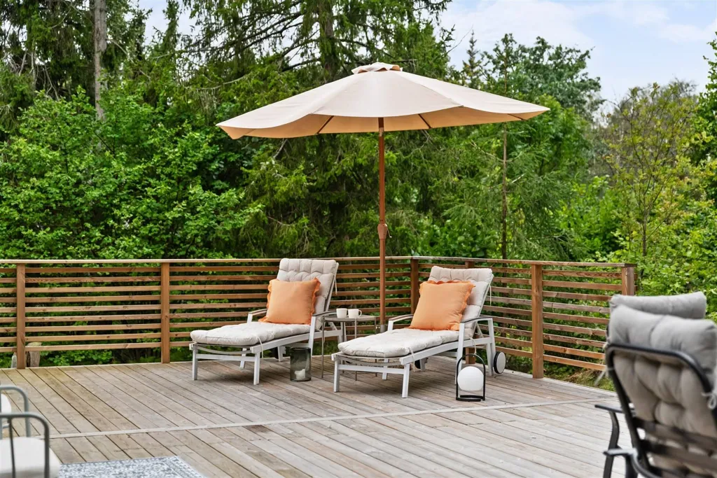 Terrasse - Renovated House with Terrace in Västanvik