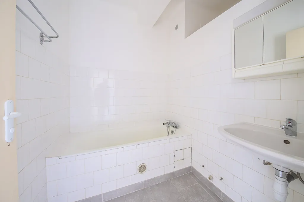 Salles de bain - Appartement T3 avec Vue Montagne à Corte