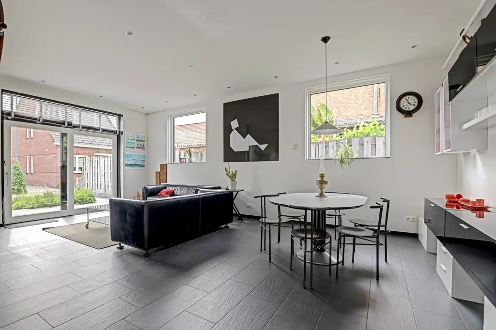 Sala da pranzo - Spacious Detached House with Balcony in Nieuwdorp