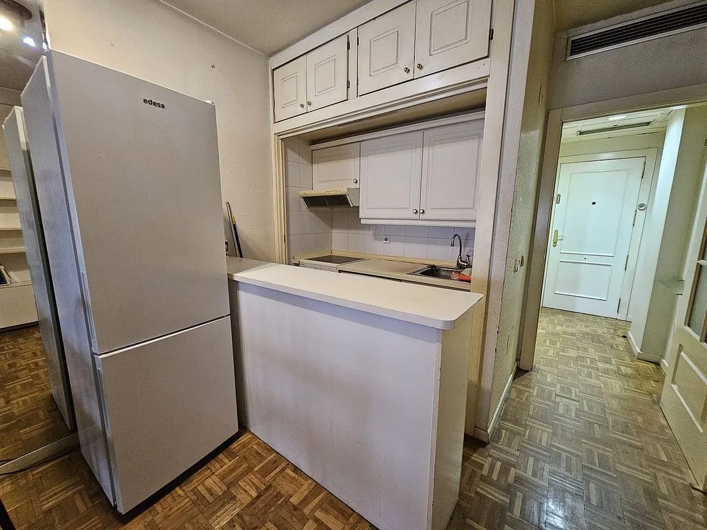 Köök - 1-Bedroom Flat with Pool in Delicias, Madrid