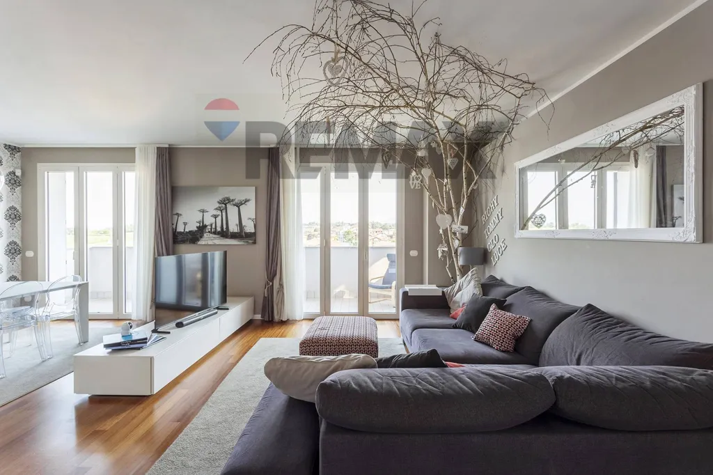 Séjour - Spacious Triplex with Panoramic View in Tregasio