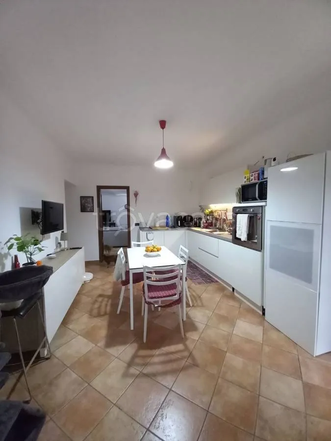 Salle à manger - Rustic Triplex with Balcony in Feletto