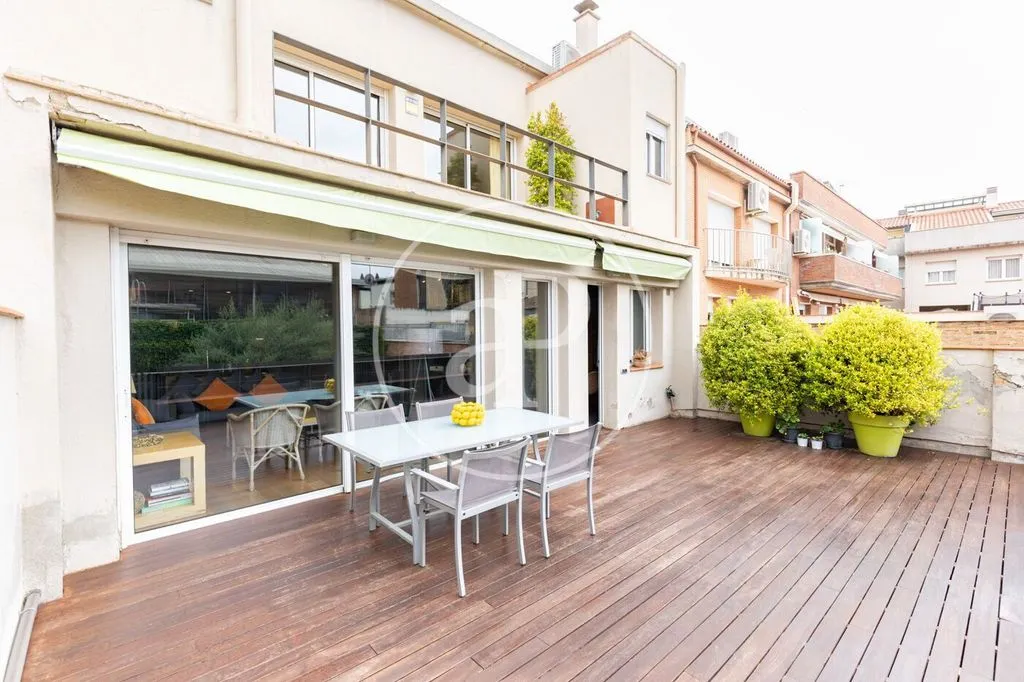 Terrasse - Luxury Townhouse with Pool in Sabadell Centre