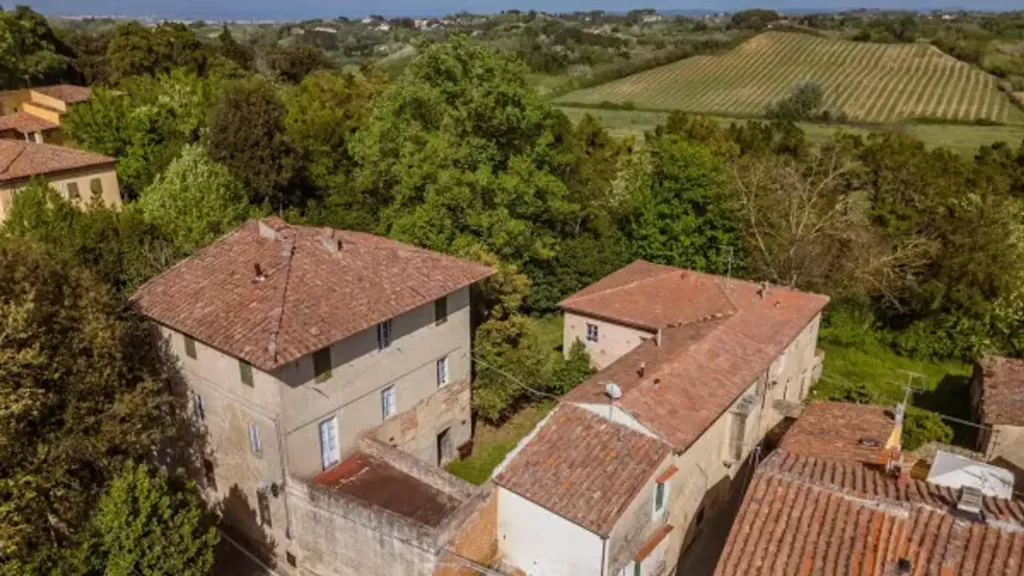 Õhuvaade - Historic Rustico with Private Chapel in Crespina Lorenzana