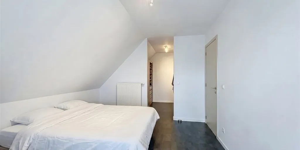 Magamistoad - Spacious 3-Bedroom Apartment with Terrace in Sint-Niklaas