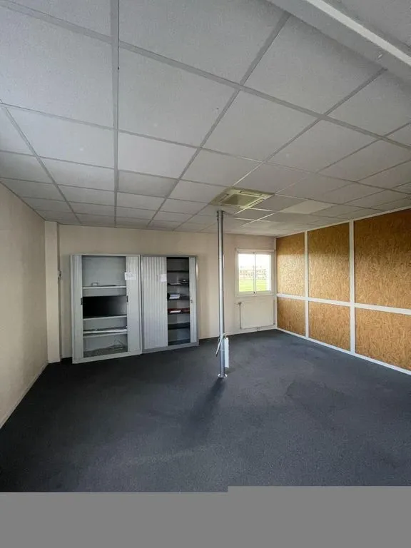 Kabinet - Office Space with Terrace in La Chapelle-Saint-Luc