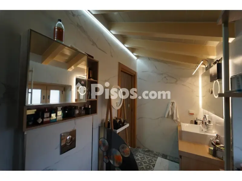 Salles de bain - Chalet with Traditional Architecture in Cudón