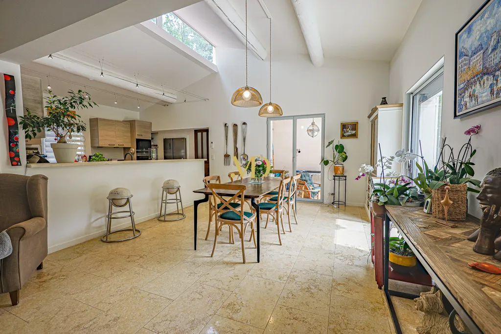 Salle à manger - Maison avec Parc Boisé à Roussillon