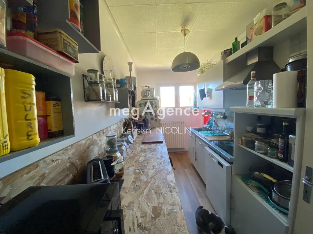 Cucina - Apartment with Balcony in Brignoles