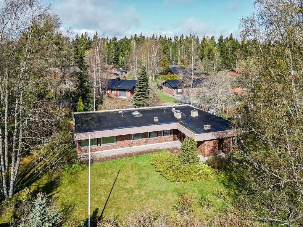 Õhuvaade - Developable Plot with House in Linnainmaa