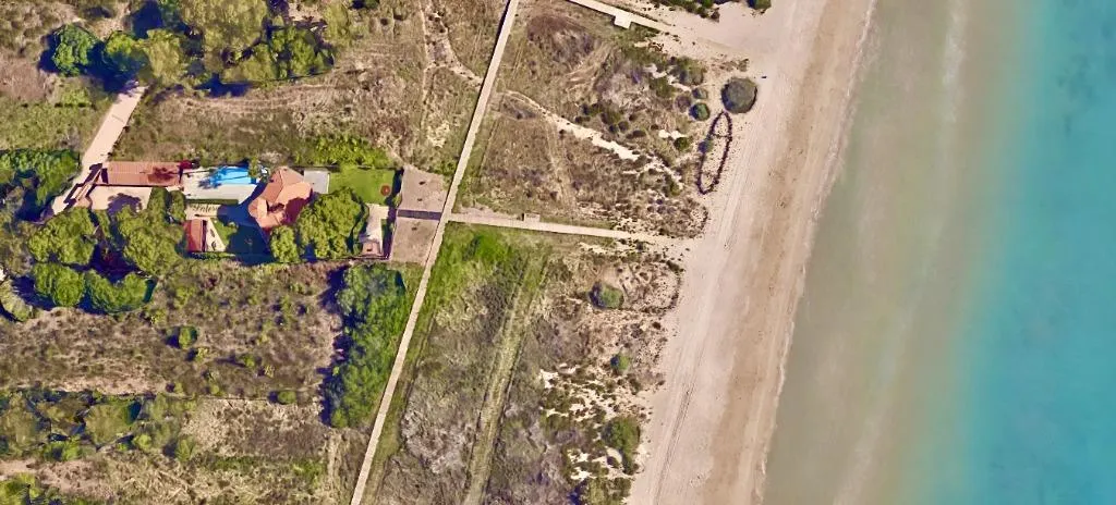 Õhuvaade - Detached Villa with Seafront Access in Cabanes