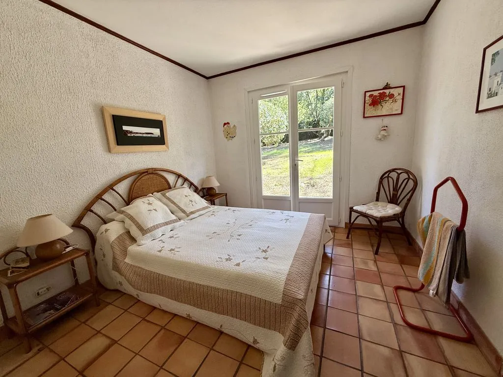 Chambres - Villa Luxueuse avec Piscine à Piraillan