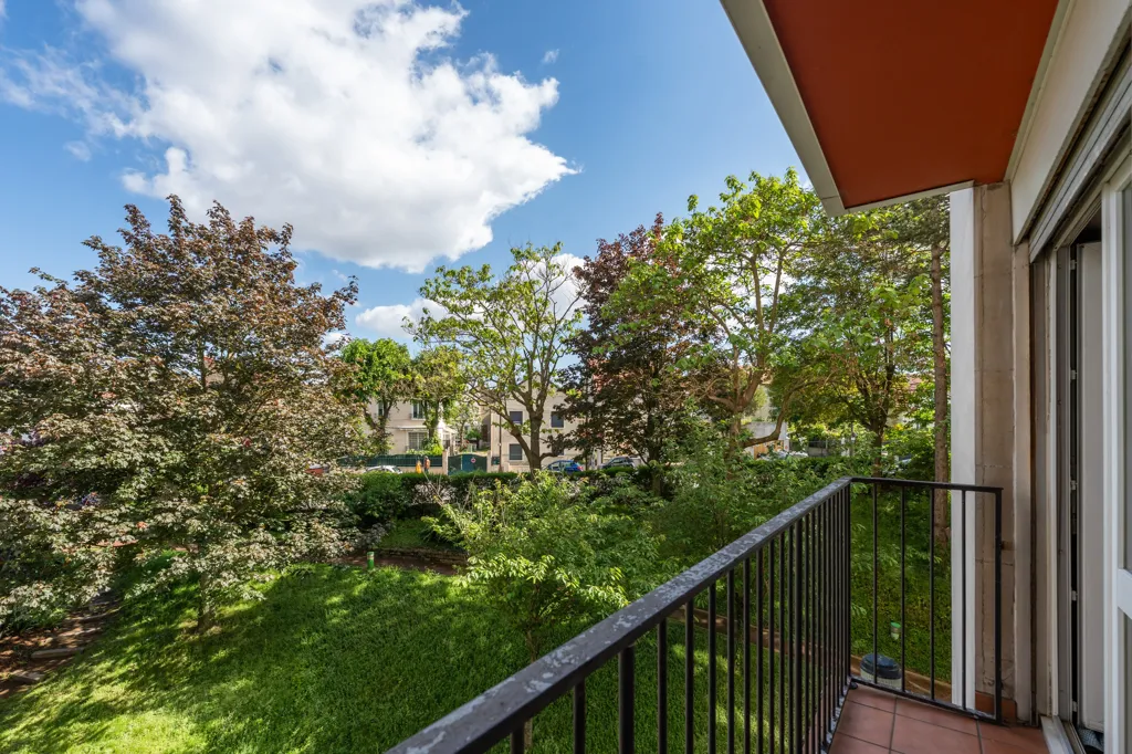 Balcone - 2-Bedroom Apartment with Balcony in Cachan