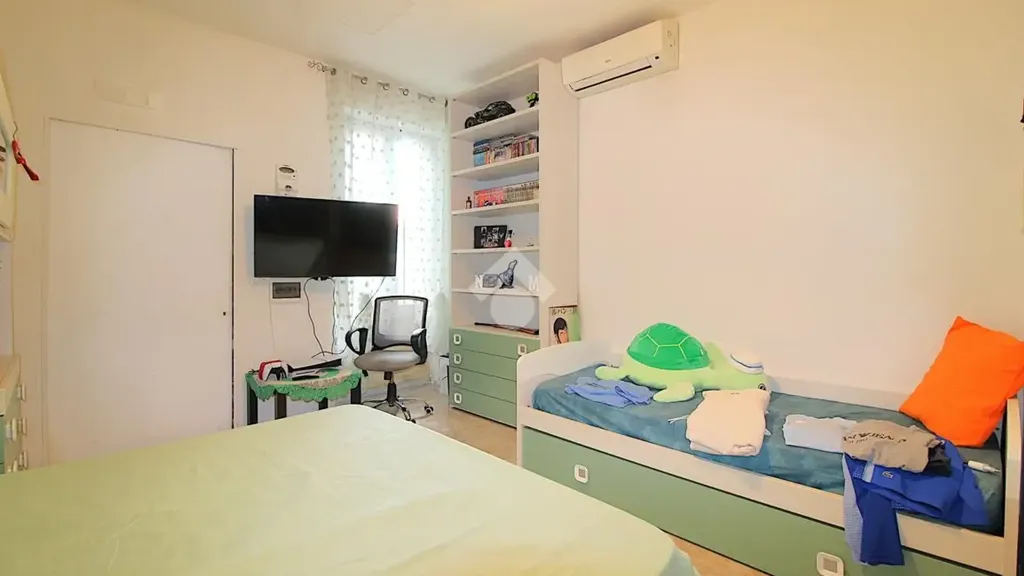 Chambres - Modernised Triplex in Milan's Quiet Court