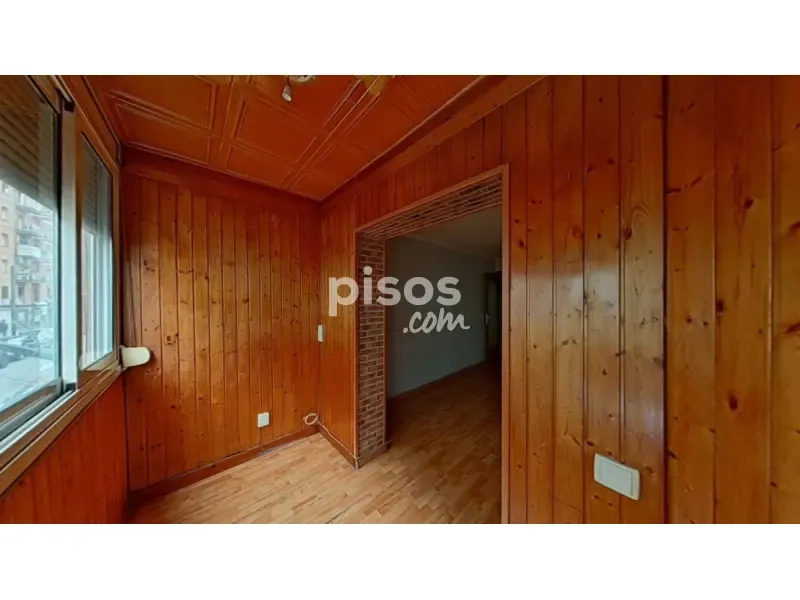 Stanze - Three-Bedroom Flat in Ripollet Centre