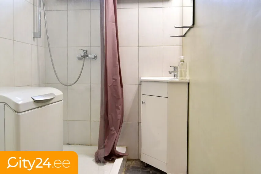 Vannitoad - Renovated Apartment in Stone House, Muhu Island