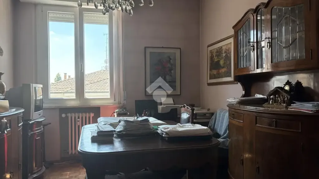 Kabinet - 4-Room Apartment with Balcony in Ferrara