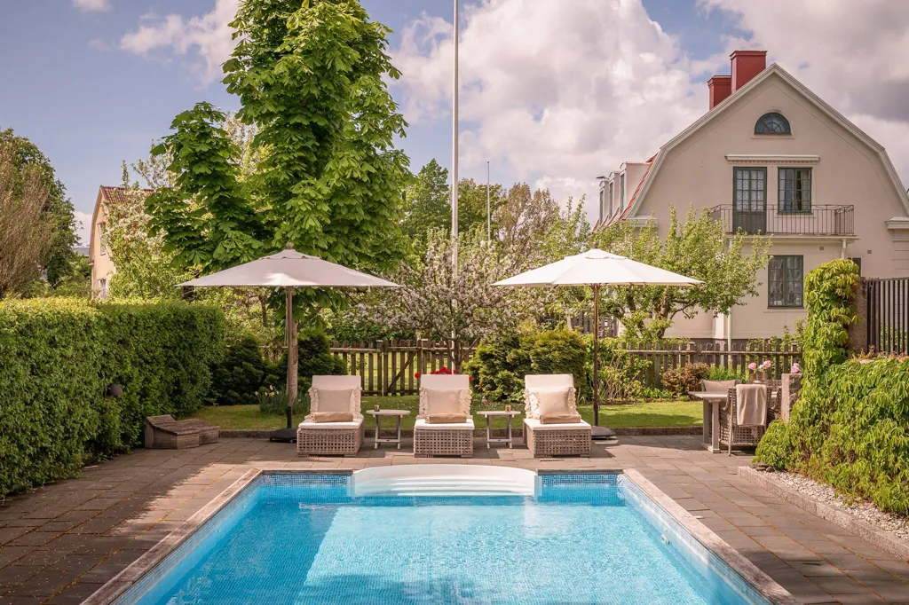 Piscine - Characterful Villa with Pool in Klara, Karlstad