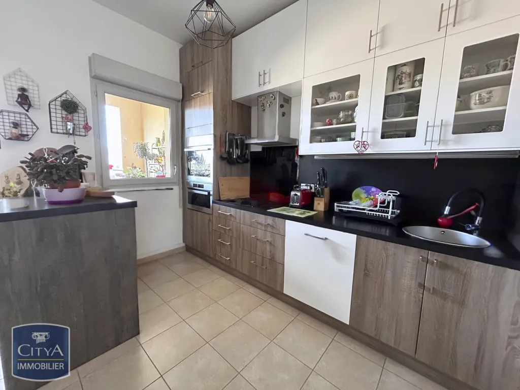 Cuisine - Appartement avec Terrasse et Vue à Peynier