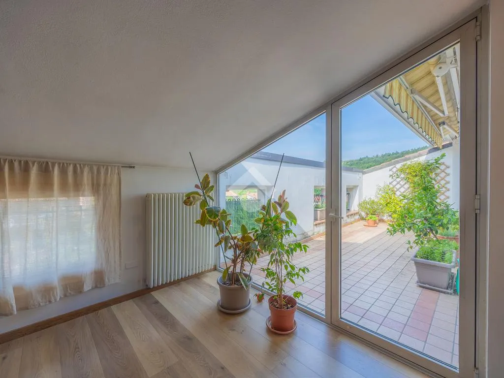 Terrazza - 4-Bedroom Apartment with Terrace in Dolcè