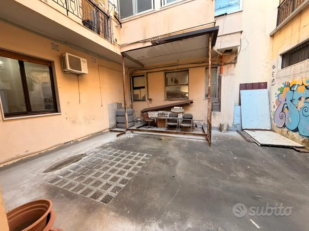 Garden - Apartment with Private Courtyard in City Centre
