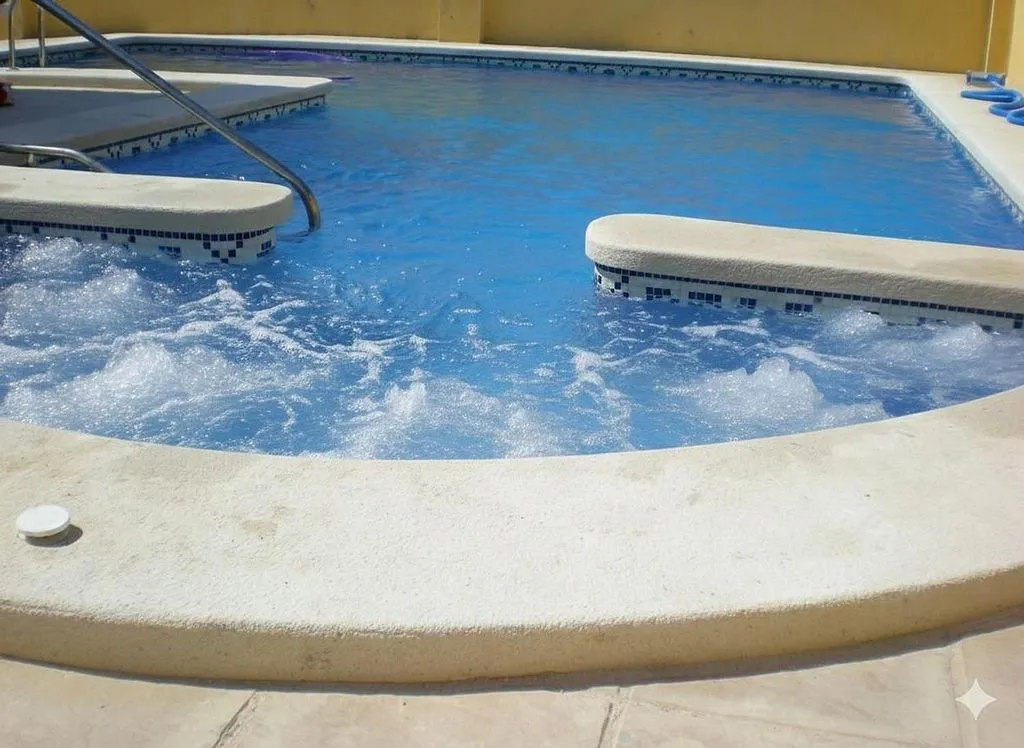 Pool - Chalet with Andalusian Patio in Barriomar
