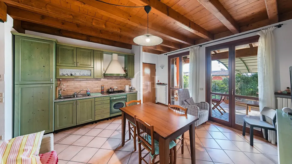 Salle à manger - Trilocale with Private Garden in Padenghe Sul Garda