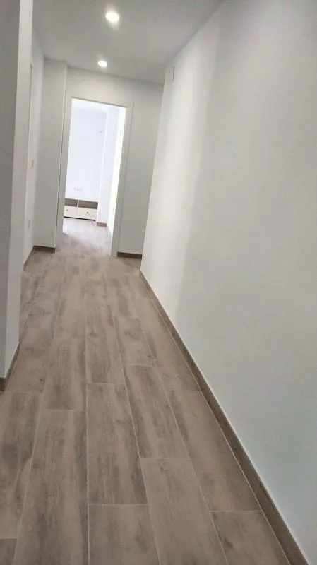 Esik - Student-Friendly Flat with Balcony in Altabix