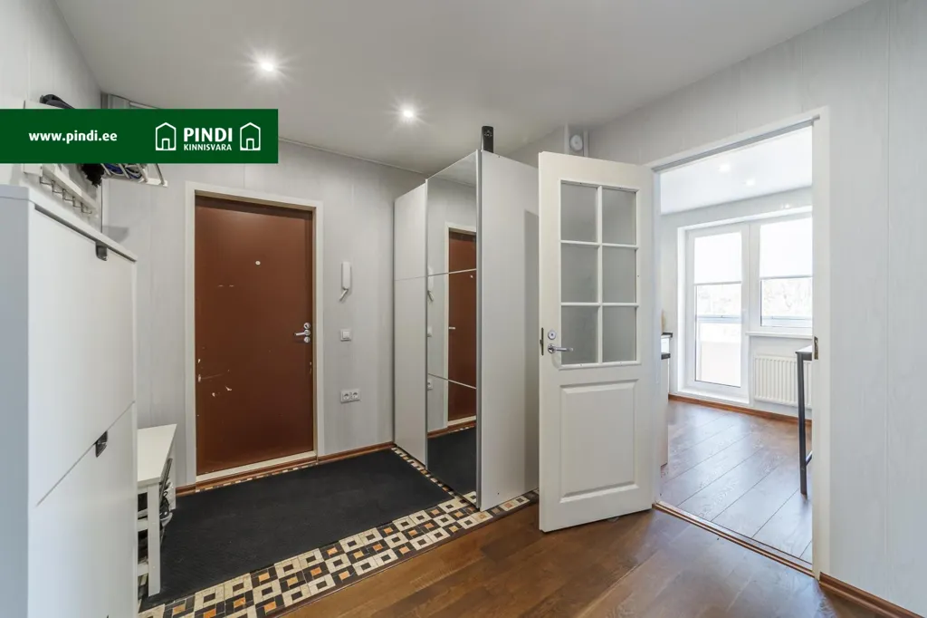 hallway_entrance