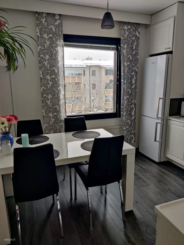Dining Room - Spacious Apartment with Balcony in Lahti