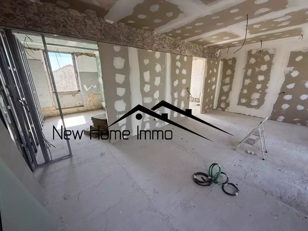 Toad - Luxury Villa with Pool Potential in Marseille